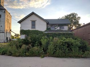 125 S May St, Hinckley, IL