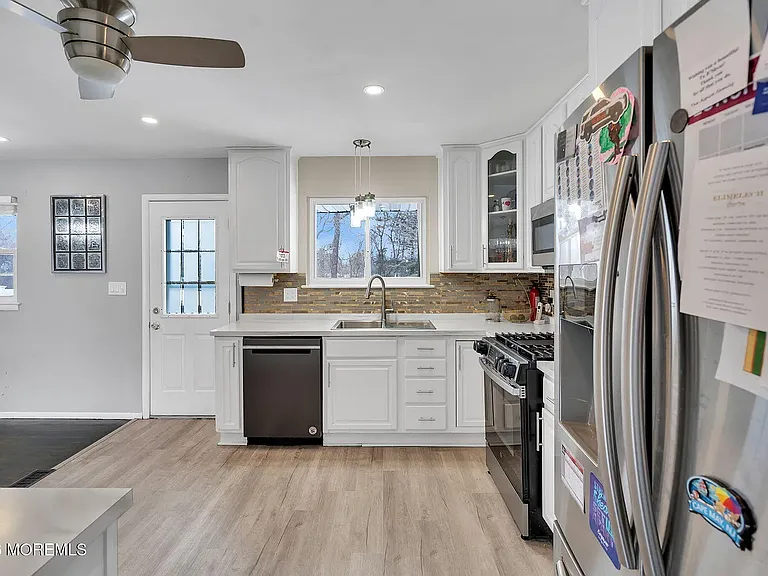9 Chatham Dr — Photo 3