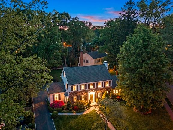 4th image of 57 Woodland Rd
