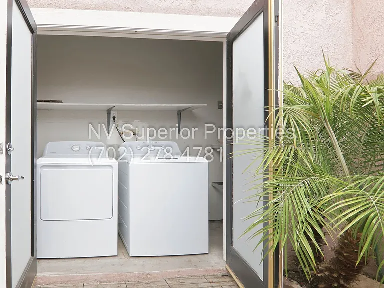 2274 E Desert Inn Rd — Photo 38