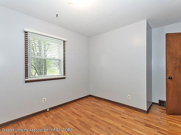 4th image of 5234 Sunrose Ave