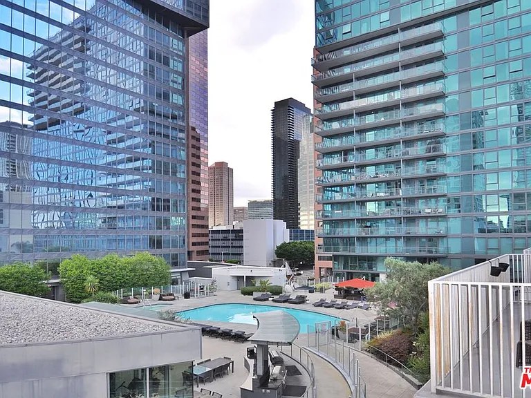 901 S Flower St #709 — Photo 35