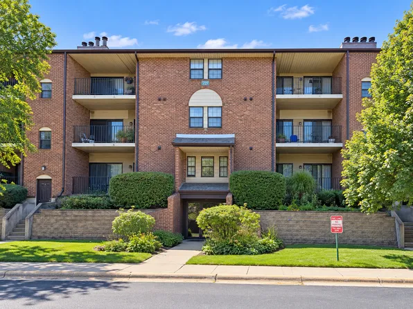 720 Weidner Rd APT 300, Buffalo Grove, IL 60089