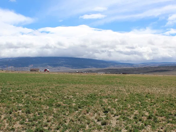 1735 S Highway 24 Hwy, Loa, UT 84747