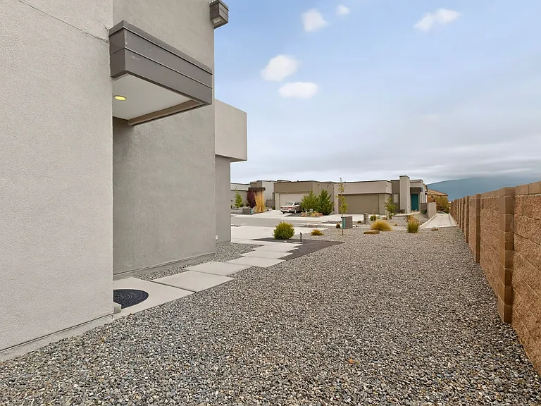 5603 Linq Ct NE — Photo 43