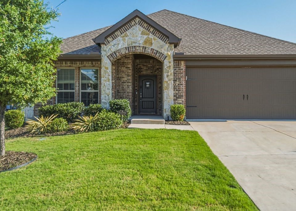 1st image of 2921 Frio Rd
