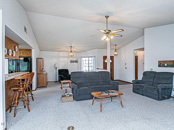 5th image of 864 E Sunshine Ct