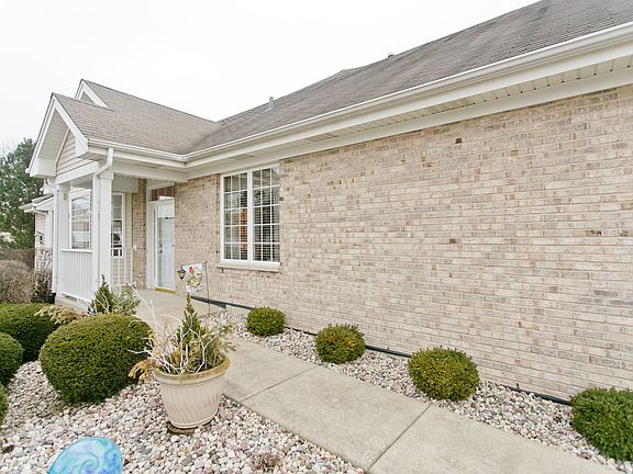 4th image of 18141 Lake Shore Dr