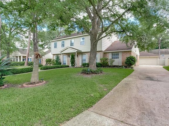 2nd image of 1823 Roanwood Dr