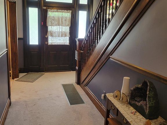 3rd image of 7432 Werner Ave