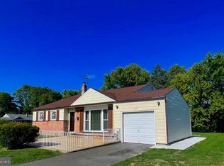 202 Barbara Ln, Warminster, PA 18974