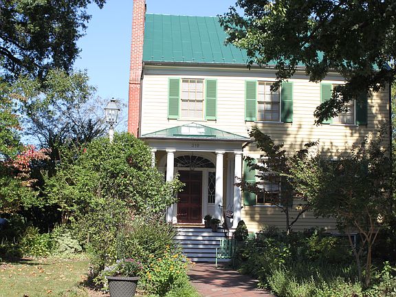 319 from street/sidewalk