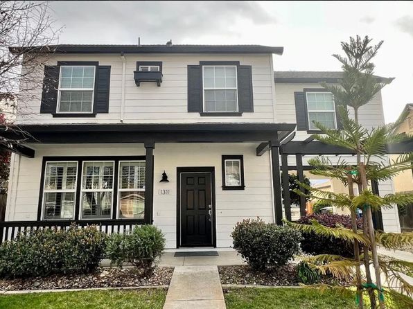 1311 Gianna Ln