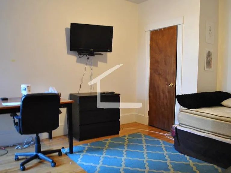 37 Saint Lukes Rd #1C — Photo 10