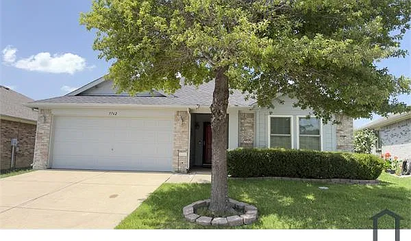 4 bed, 1900 sqft, $3,000 — Photo 2