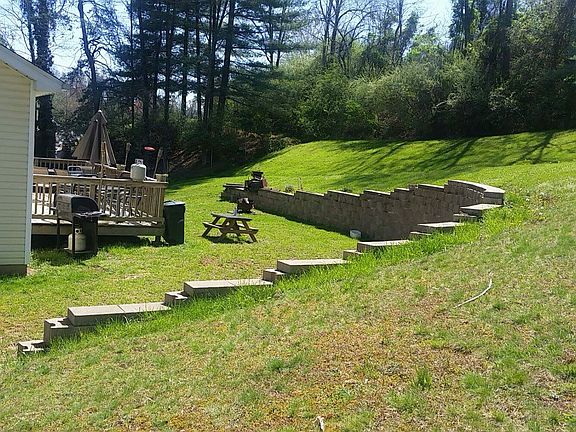 3rd image of 65 Donna Dr