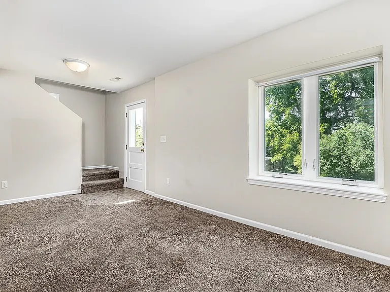 1043 Edina St — Photo 24