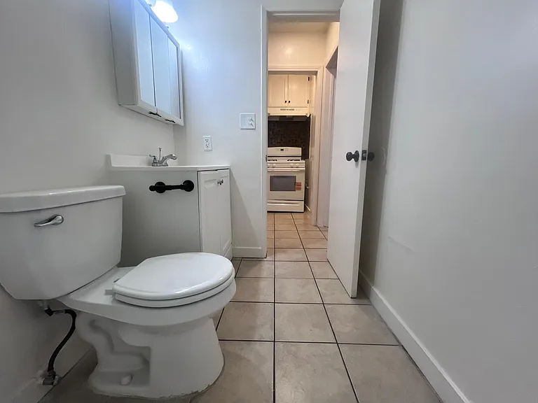 918 S Kenmore Ave #B6 — Photo 9
