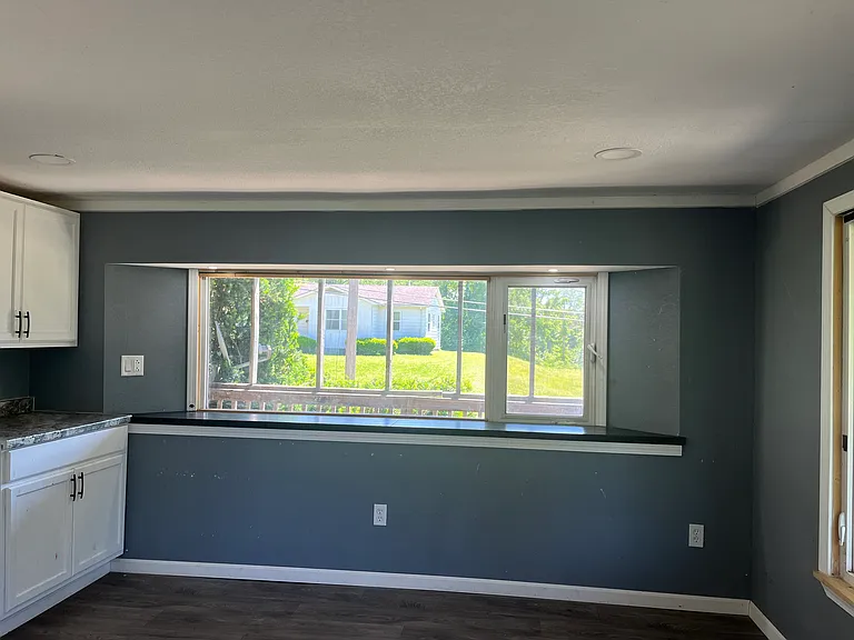 322 Highland Ave — Photo 2