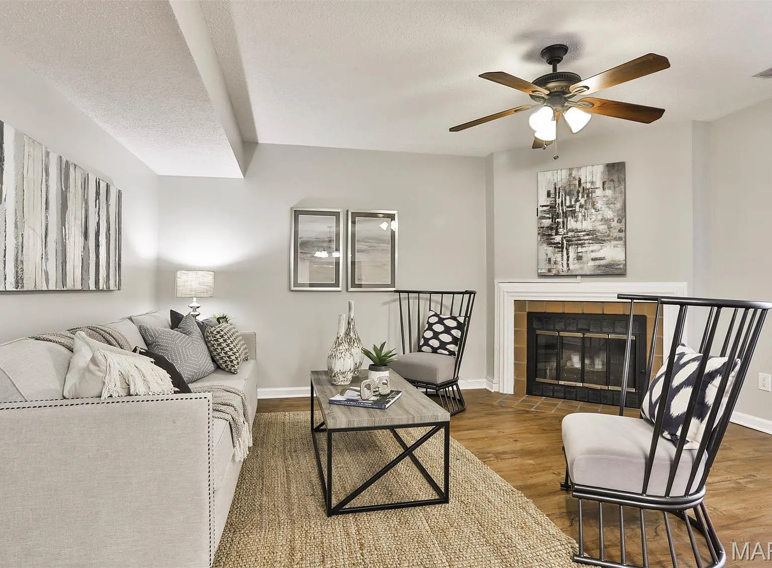 2 bed, 956 sqft, $1,695 — Photo 4