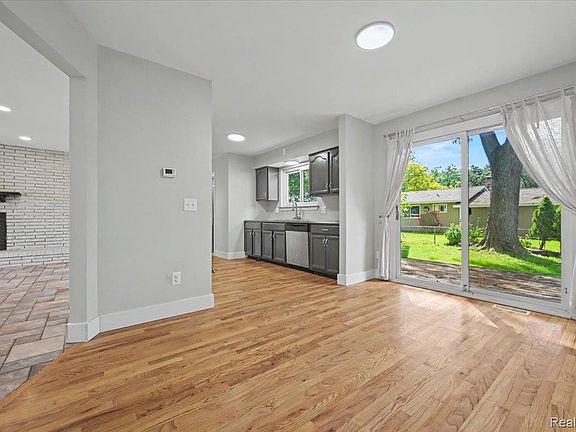 5th image of 7249 2nd St
