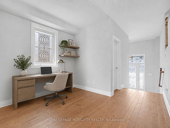 5th image of 508 Yellow Birch St