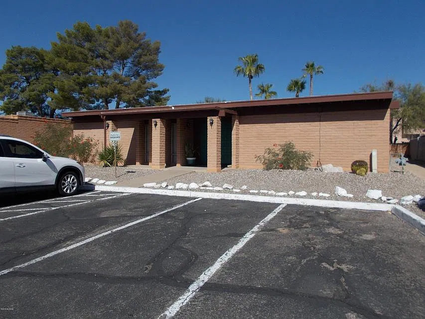 $1300, Oracle and Orange Grove-2br 2ba — Photo 2
