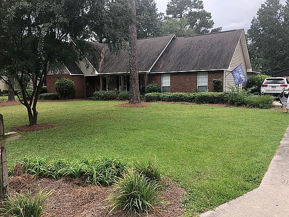 2nd image of 1417 Woodland Way