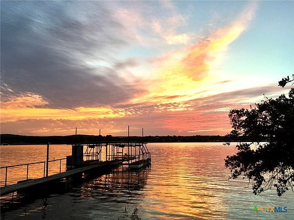 5th image of 210 Lake Loop
