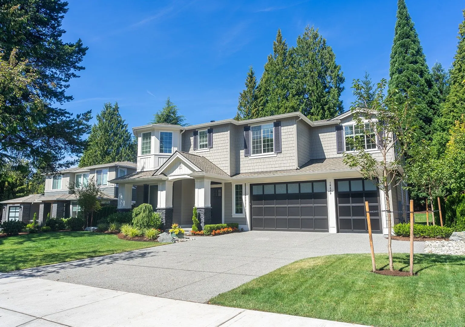 5Bd/4.25Ba Kirkland Home — Photo 1