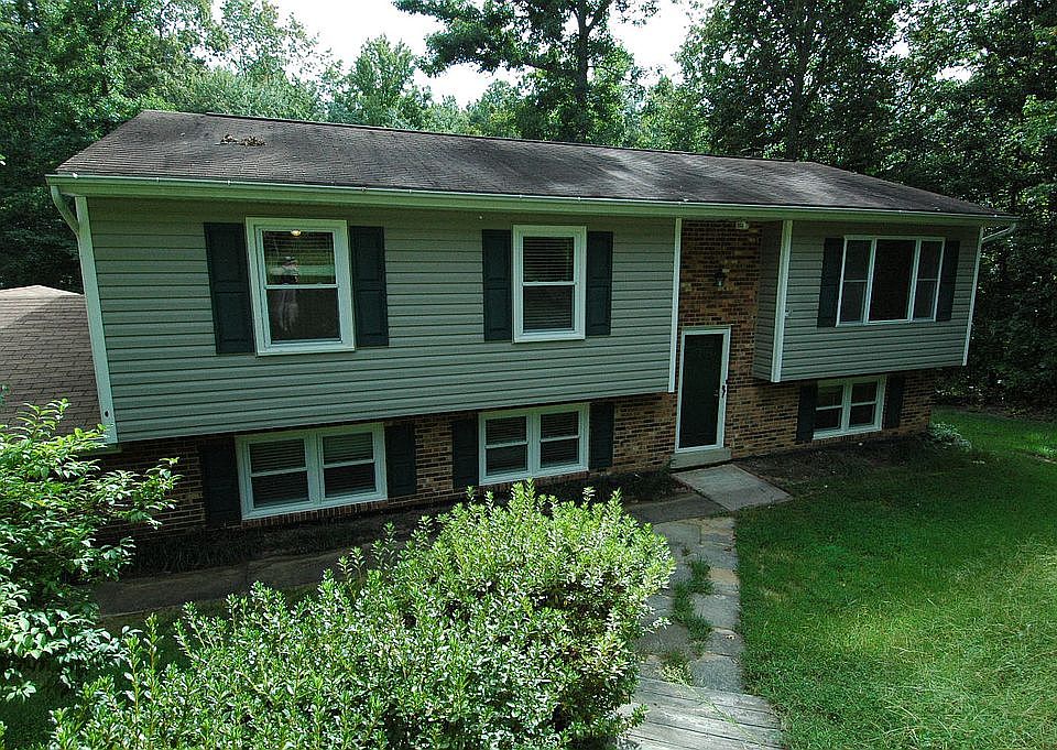 1st image of 7 Edgewood Cir