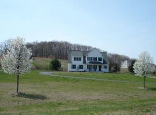 7 Quarry Ridge Rd, Sandy Hook, CT 06482