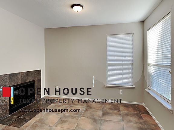 4th image of 1405 Lacewing Dr