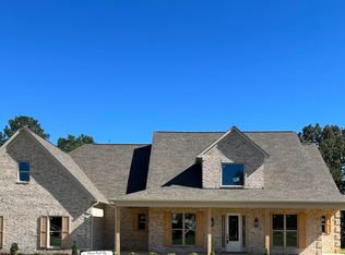 2916 Highwoods Dr, Byhalia, MS 38611