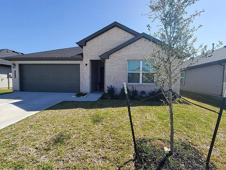 31739 Margaret Woods Ln — Photo 4