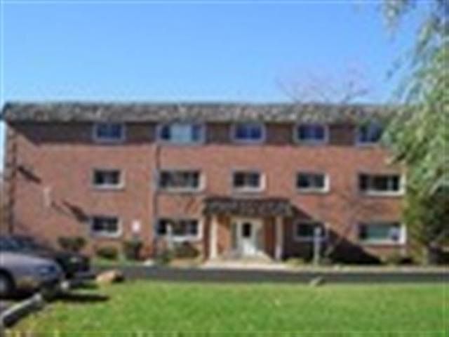 1st image of 1925 E Oakton St APT 1C