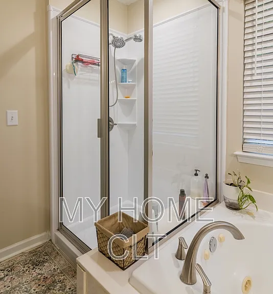 10029 Dauphine Dr — Photo 24