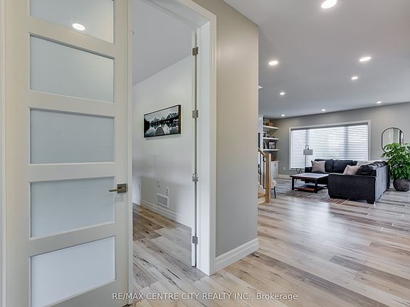 4th image of 108 Stuart Ave