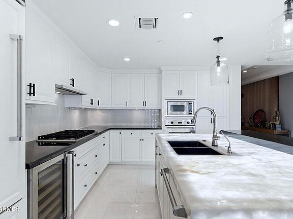 5th image of 7181 E CAMELBACK Road #1106