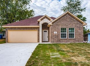 1202 E Davis Ave, Fort Worth, TX 76104
