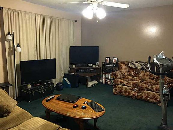 3rd image of 2481 Thornhill Dr