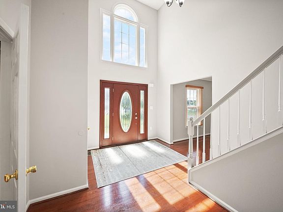 4th image of 8 Willow Glen Ct