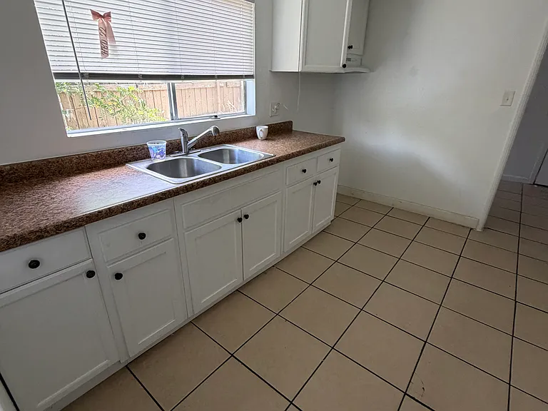 131 N 7th St — Photo 11