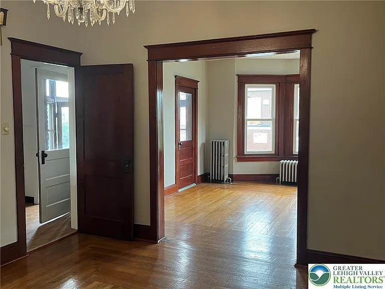 543 W Emaus Ave — Photo 13