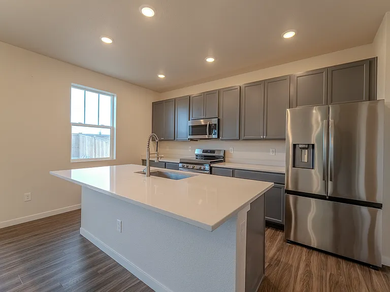8172 Goldenray Pl — Photo 4