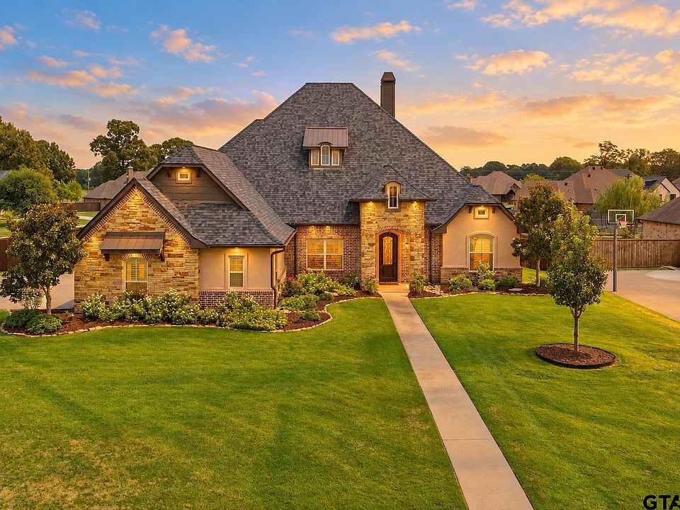 1st image of 115 Circle Club Ln
