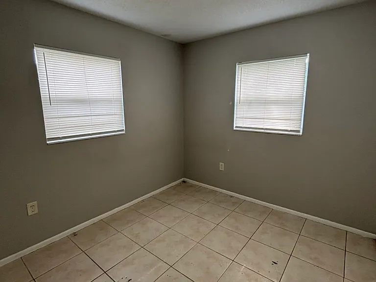 10117 N Aster Ave — Photo 9