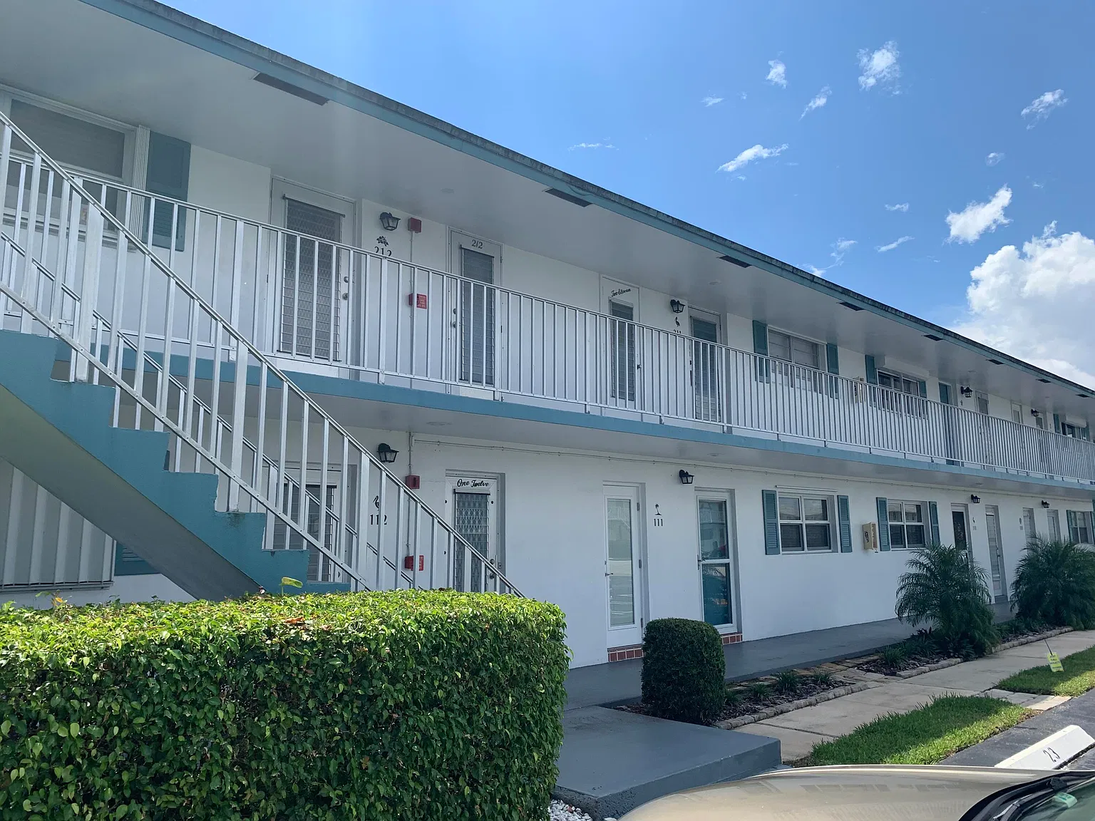 2 bed, 2.0 bath, 962 sqft, $1,800 — Photo 2