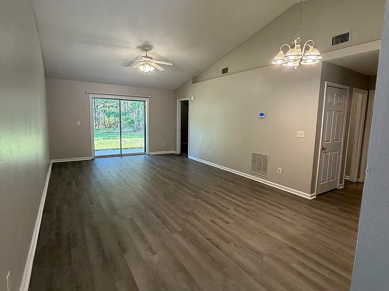 707 E Lawnwood Ave — Photo 3