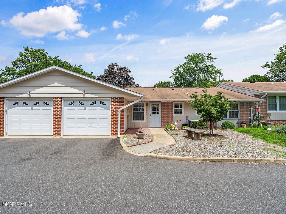 1st image of 954C Aberdeen Drive #C